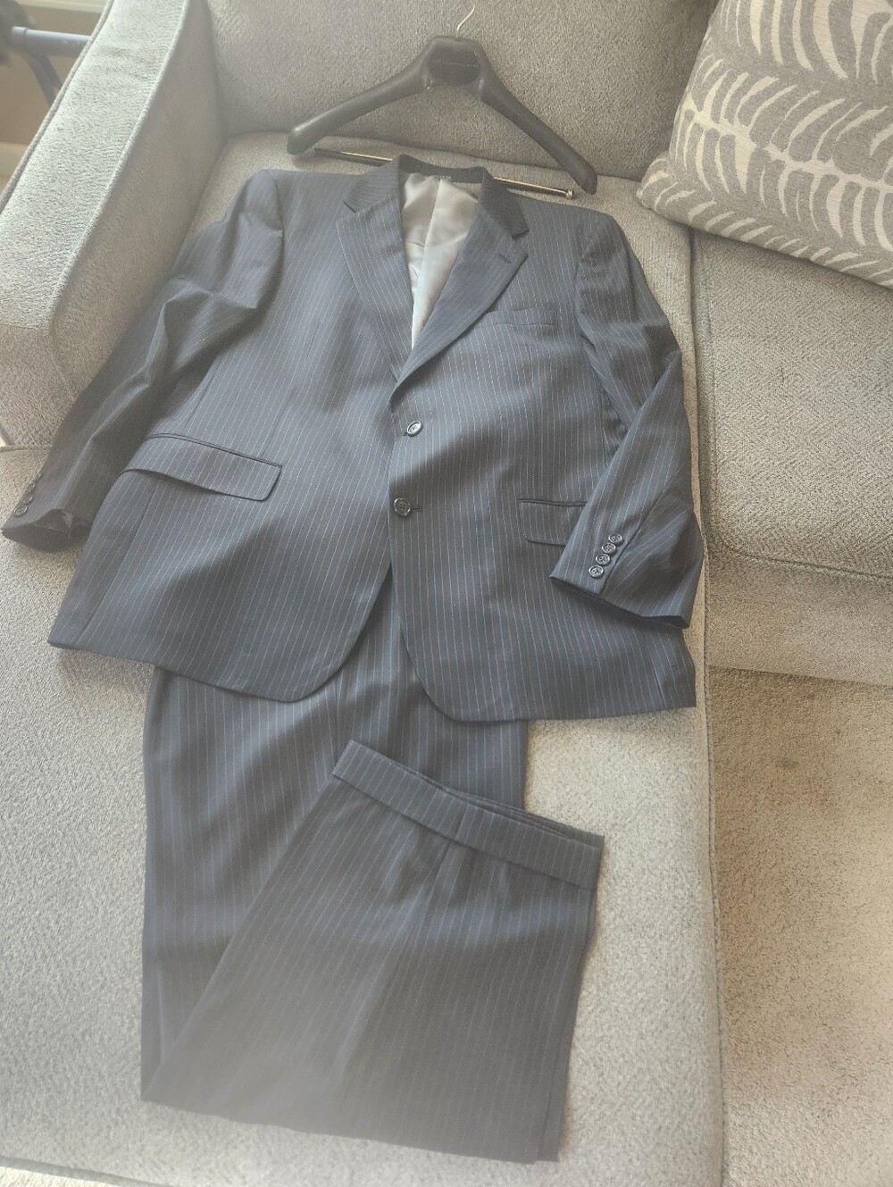 Hart Schaffner Marx Classic Men's Navy Pinstripe Suit Jacket & Trousers 44R